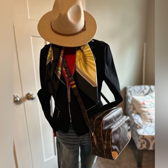 Louis Vuitton Nile Monogram Crossbody Bag - Picture 3 of 16